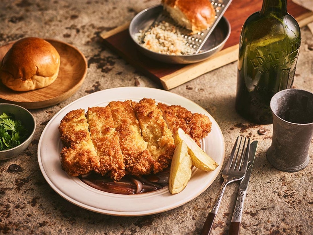 delicious-in-dungeon-first-official-recipe-book-preorders-04