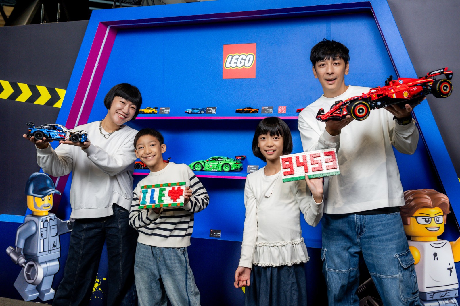 「愛車榮耀牆」拼砌夢幻車牌,在打卡牆前享受賽車手專屬榮耀