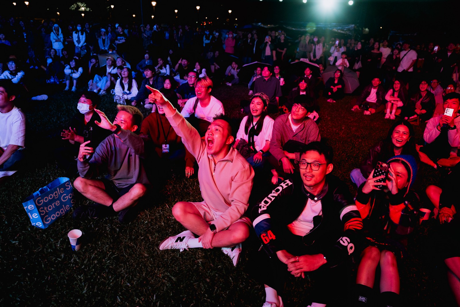 圖4_晉級至四強賽的選手們高手雲集,隨著比賽強度提高也炒熱現場民眾的觀賽氣氛。(Red Bull提供)