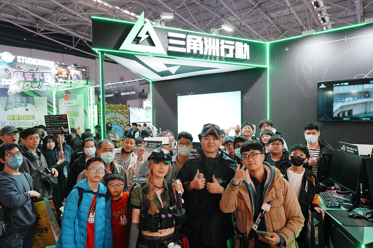 新聞圖片6- 知名實況主與 Coser Memo 變身成新探員《蝶》和人氣首領《賽伊德》現身攤位