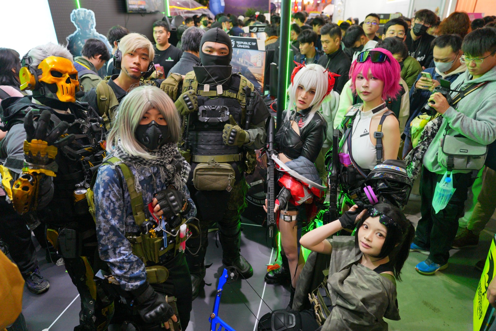 新聞圖片9- 一日店長芳香腳與喬希與眾多 Coser 和玩家集結