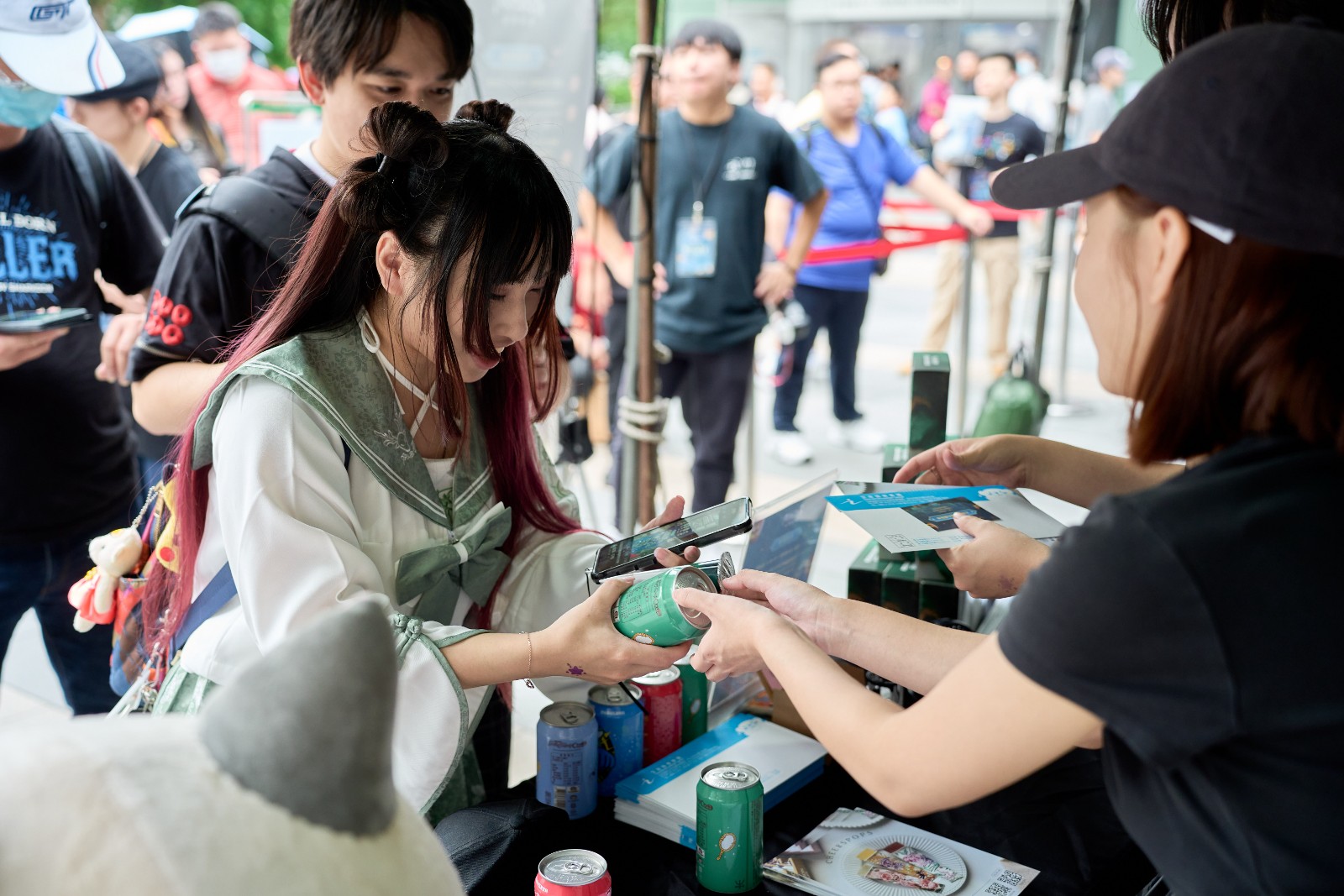 圖8：現場民眾完成簽到打卡，帶走眾多品牌贊助豪禮