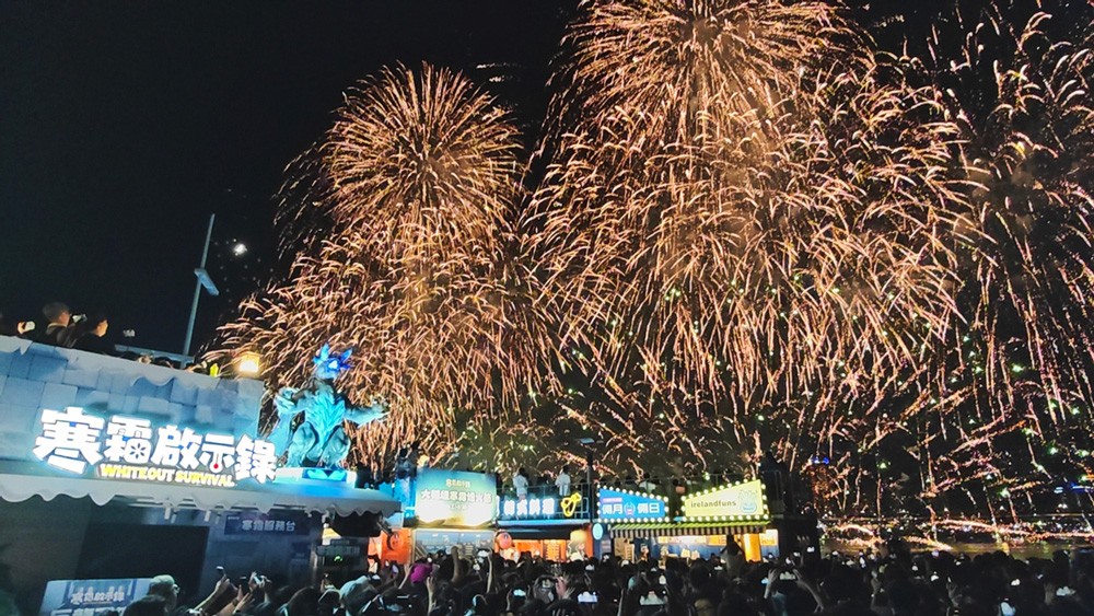 圖06_寒霜啟示錄、煙火與美食組合成今夏最凍感的大稻埕寒霜煙火節