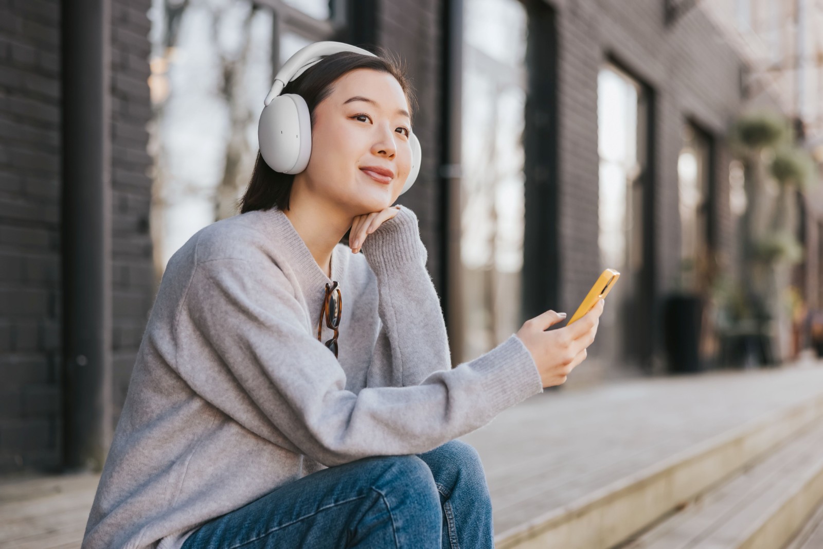圖說03:Logitech 搶先曝光全新 Zone Vibe Pro無線耳罩式耳機麥克風