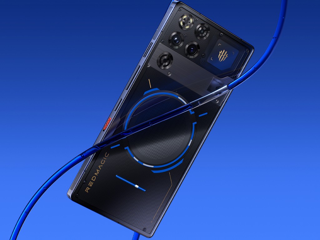 RedMagic-11-Pro-showcased-in-new-official-photos