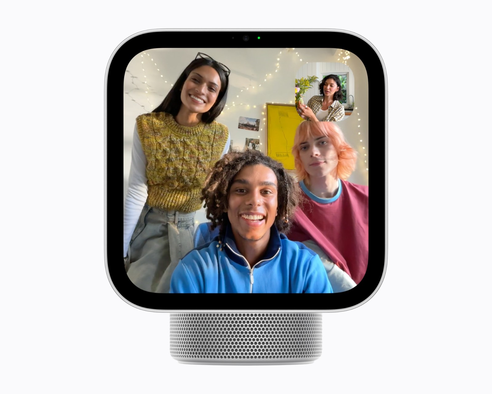 Apple-HomeView-FaceTime-Center-Stage-261013_big.jpg.large_2x