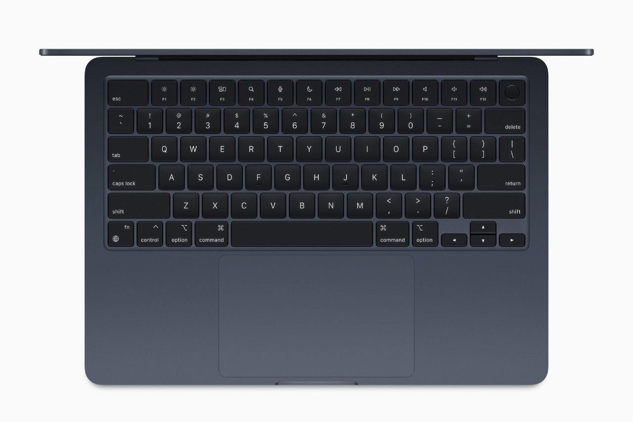 Apple-WWDC22-MacBook-Air-keyboard-220606