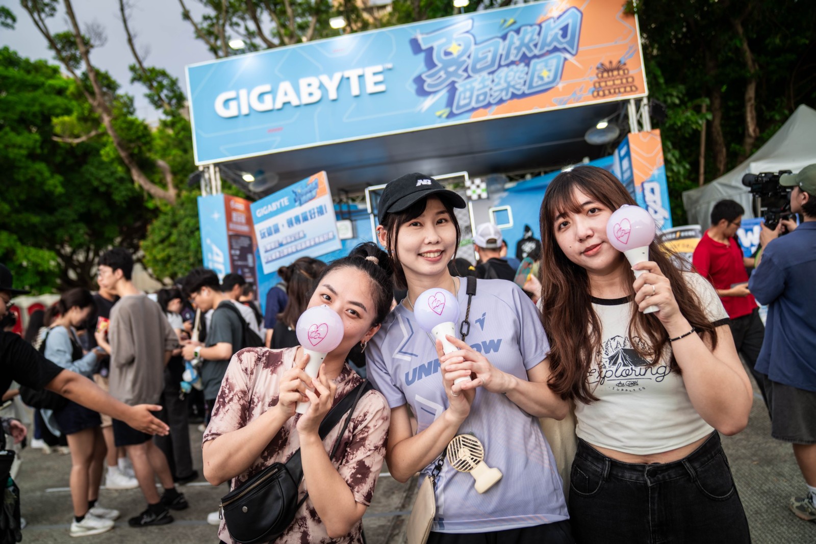 GIGABYTE 夏日快閃酷樂園登場大稻埕，吸引年輕民眾現場同樂！