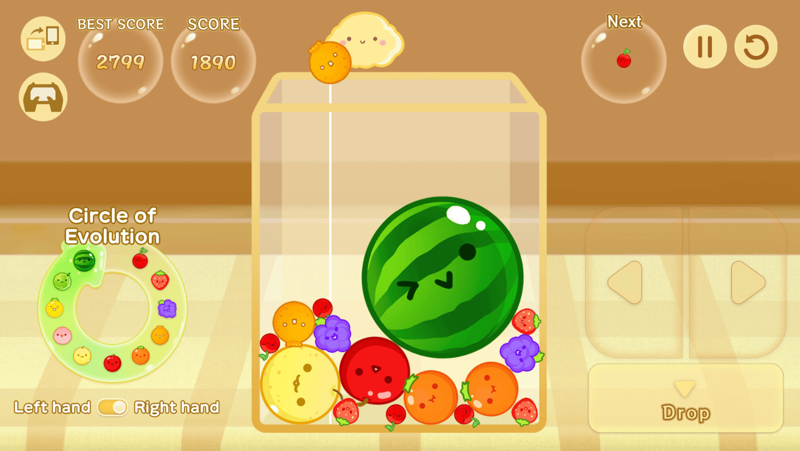 在XGIMI與Aladdin X開發的《西瓜遊戲》中，玩家可透過組合相同類型的水果，讓水果進化並持續累計積分（圖為Android遊戲介面）。
